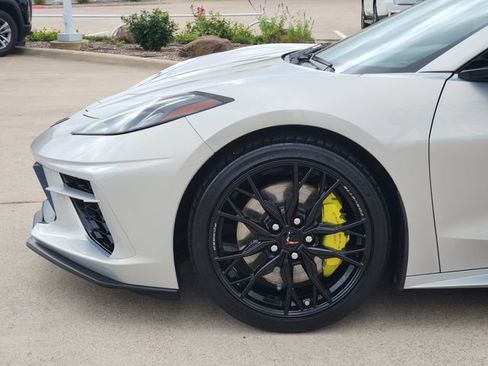 Used 2023 Chevrolet Corvette Stingray Premium Cpe w/ Z51 Performance Package RWD image 15