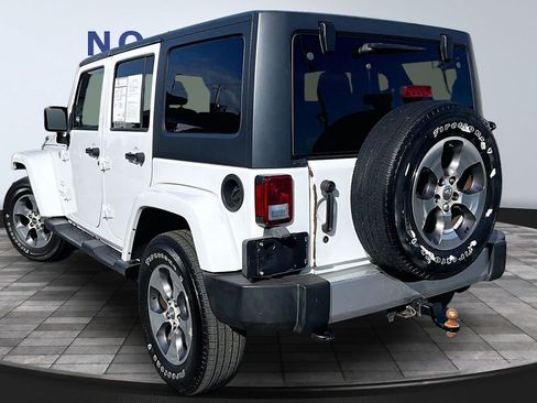 Used 2017 Jeep Wrangler Unlimited Sahara image 4