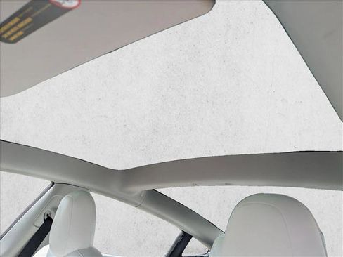 Used 2023 Tesla Model 3 Standard Range image 16