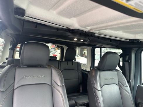 Used 2024 Jeep Wrangler Unlimited Sahara w/ Technology Group image 19