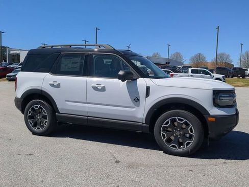 New 2025 Ford Bronco Sport Outer Banks w/ Outer Banks Tech Package+ image 2