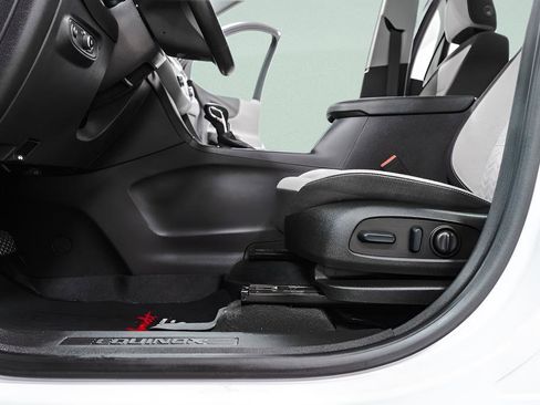 Used 2022 Chevrolet Equinox LT w/ LT True North Edition image 29