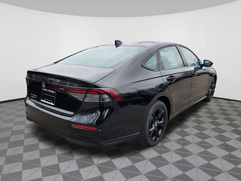 New 2025 Honda Accord SE image 4