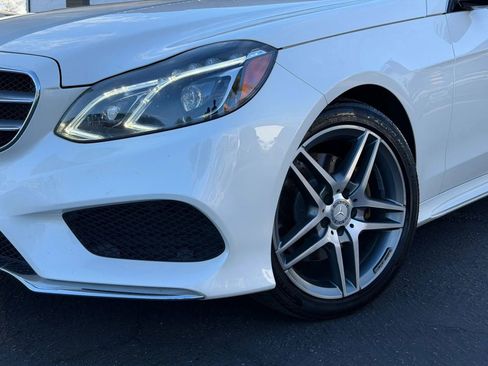 Used 2016 Mercedes-Benz E 400 Sedan image 5