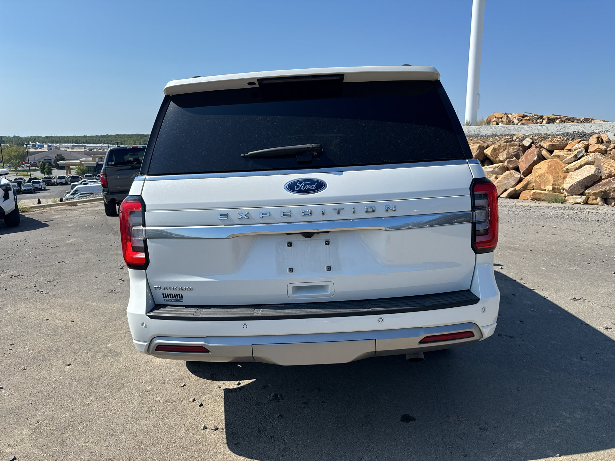Used 2024 Ford Expedition Platinum AWD/4WD image 3