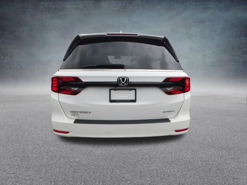 Used 2024 Honda Odyssey Sport image 4