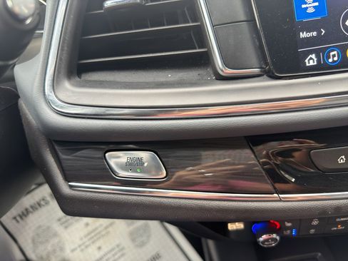 Used 2024 Buick Enclave Premium image 32