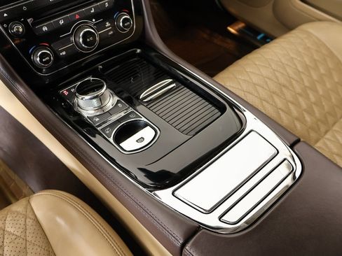 Used 2018 Jaguar XJ L Portfolio image 8