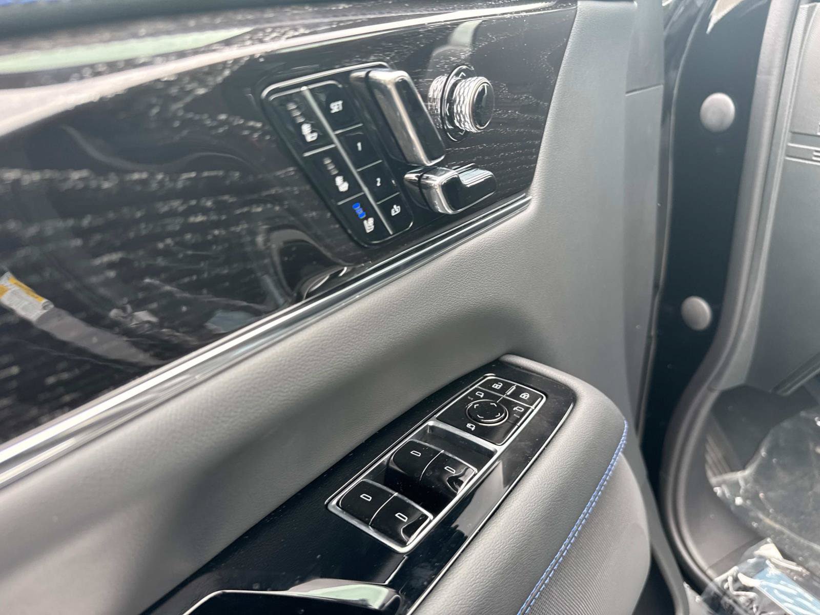 New 2026 Cadillac Escalade IQ Luxury 1 w/ LPO, Floor Liner Package AWD/4WD image 14