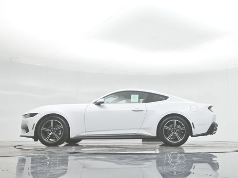 New 2025 Ford Mustang Coupe image 7