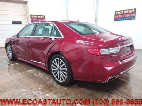 Used 2017 Lincoln Continental Select image 3