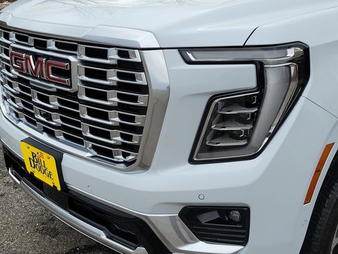 New 2026 GMC Yukon Denali w/ Denali Reserve Package AWD/4WD image 14