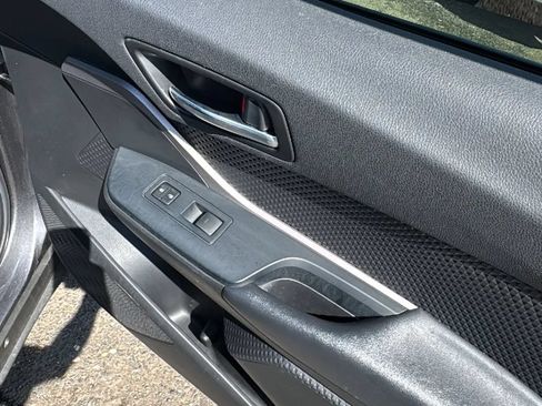 Used 2021 Toyota C-HR LE FWD image 23