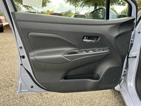 New 2025 Nissan Versa SV w/ Trunk Package FWD image 10