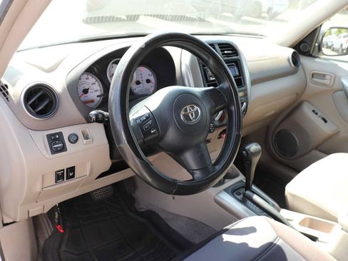 Used 2004 Toyota RAV4 4WD image 10