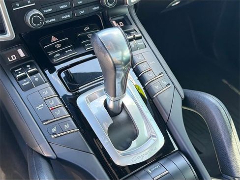 Used 2018 Porsche Cayenne S Platinum image 29