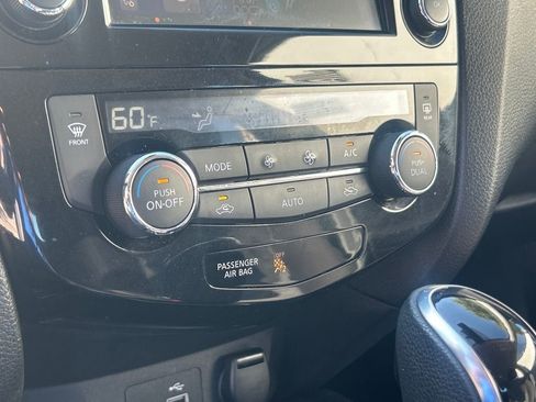 Used 2022 Nissan Rogue Sport SV image 34