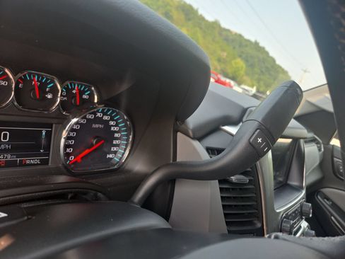 Used 2019 Chevrolet Tahoe LT w/ LT Signature Package RWD image 22