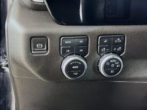 Used 2023 GMC Sierra 1500 Elevation w/ Elevation Premium Package AWD/4WD image 11