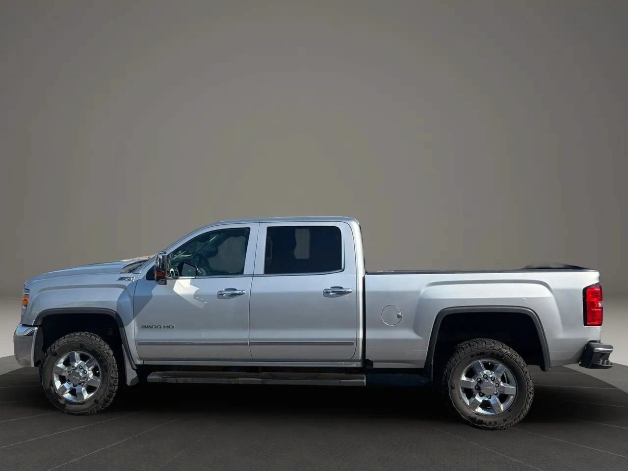 Used 2017 GMC Sierra 3500 SLT w/ Snow Plow Prep Package AWD/4WD image 2