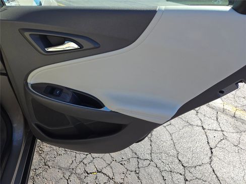 Used 2024 Chevrolet Malibu LT image 9