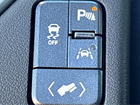 Used 2019 Chevrolet Tahoe Premier image 32