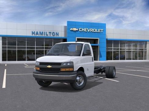 New 2025 Chevrolet Express 3500 w/ Power Convenience Package RWD image 17