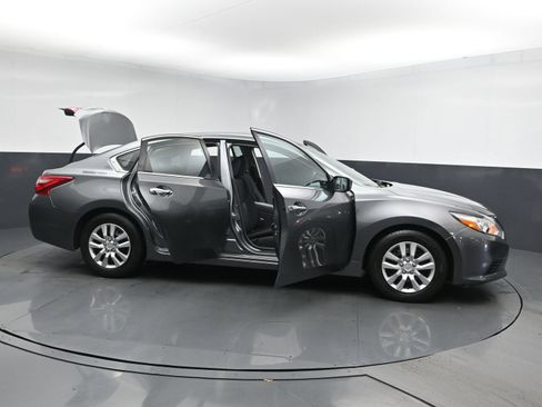 Used 2017 Nissan Altima 2.5 S w/ Power Driver Seat Package FWD image 26