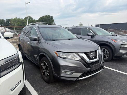 Used 2017 Nissan Rogue SL w/ SL Premium Package AWD/4WD image 3