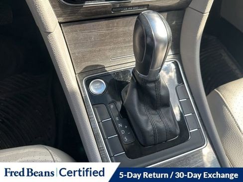 Used 2017 Volkswagen Passat 1.8T SE w/ SE Lighting Package image 18