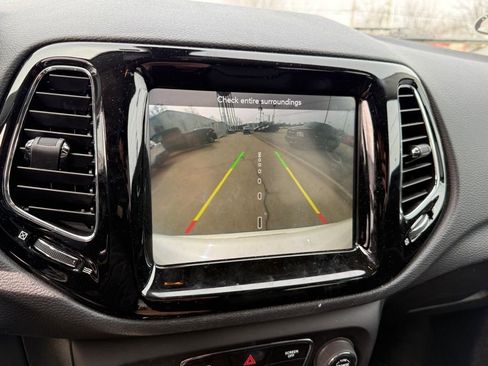 Used 2019 Jeep Compass Limited image 21