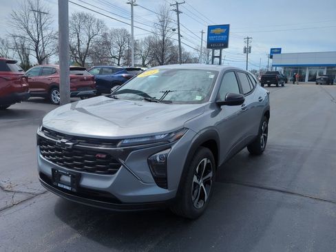 Certified 2024 Chevrolet Trax RS w/ Driver Confidence Package FWD image 4