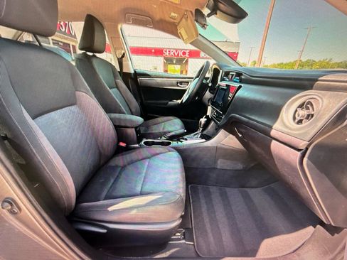 Used 2019 Toyota Corolla LE FWD image 14