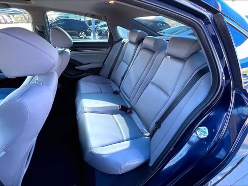 Used 2018 Honda Accord EX image 21