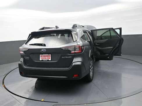 Used 2024 Subaru Outback Premium image 40