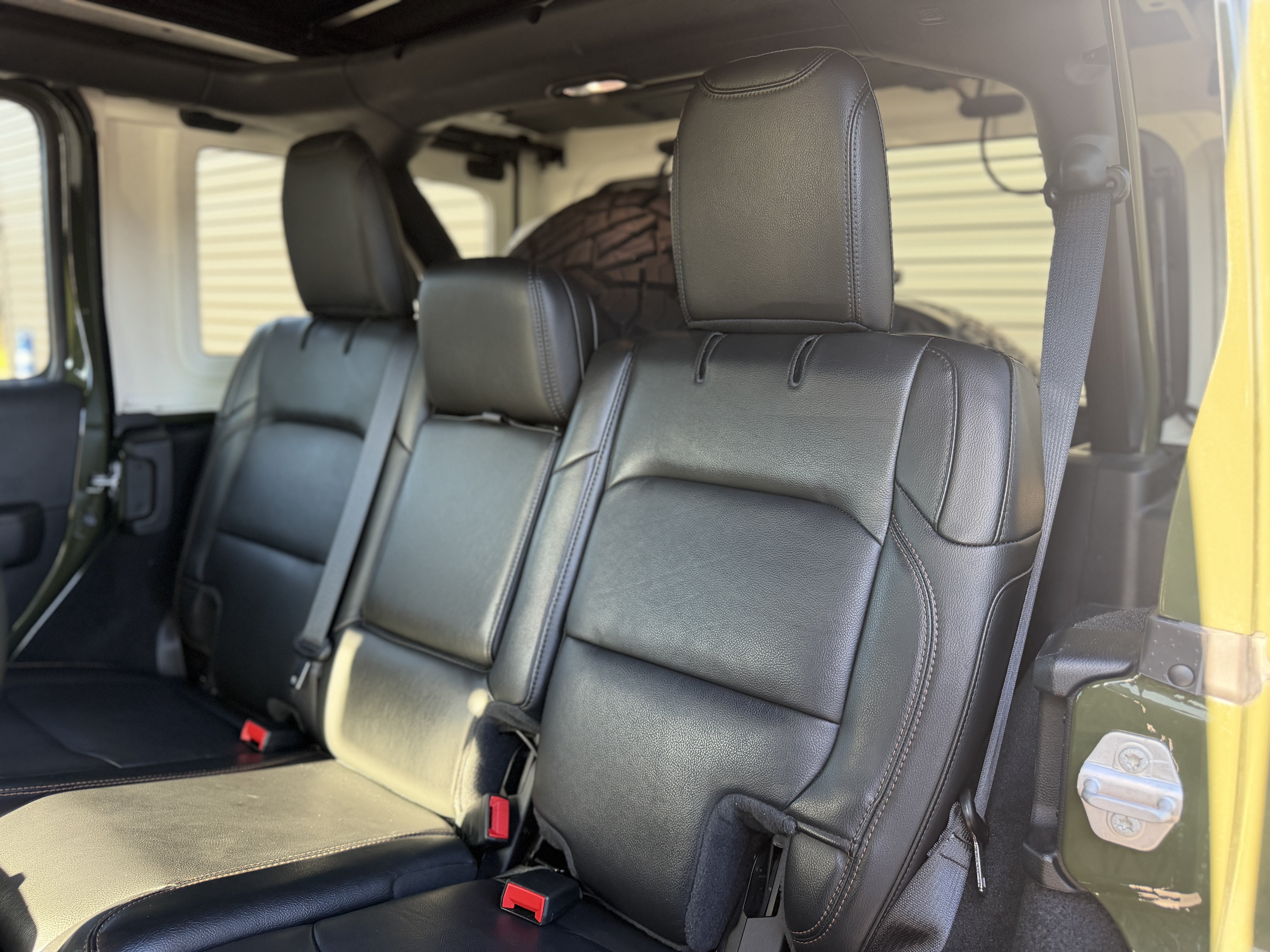 Used 2022 Jeep Wrangler Unlimited Rubicon AWD/4WD image 17