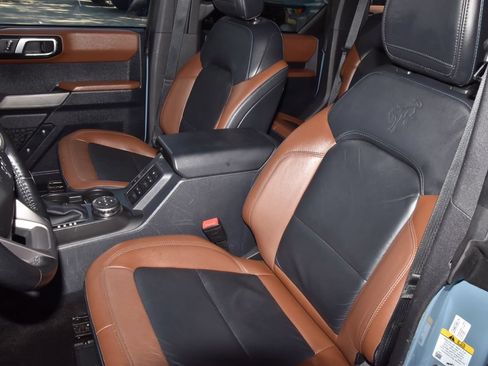 Certified 2023 Ford Bronco Outer Banks w/ Sasquatch Package AWD/4WD image 38