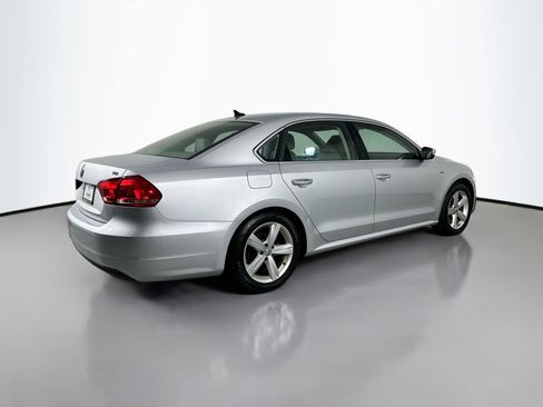 Used 2015 Volkswagen Passat 1.8T Limited Edition image 5