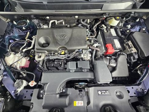 Used 2022 Toyota RAV4 XLE Premium FWD image 11