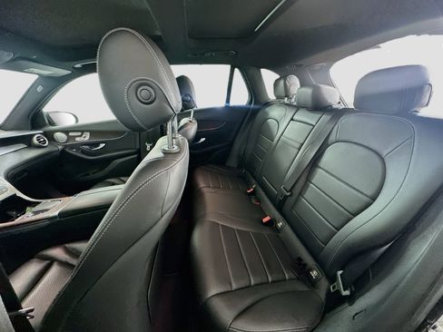 Used 2020 Mercedes-Benz GLC 300 4MATIC image 27