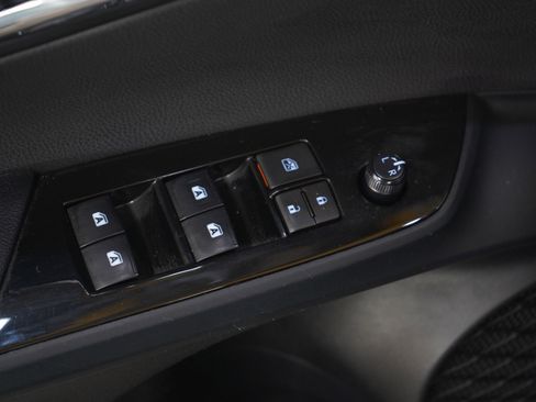 Used 2017 Toyota Prius Prime Premium image 20