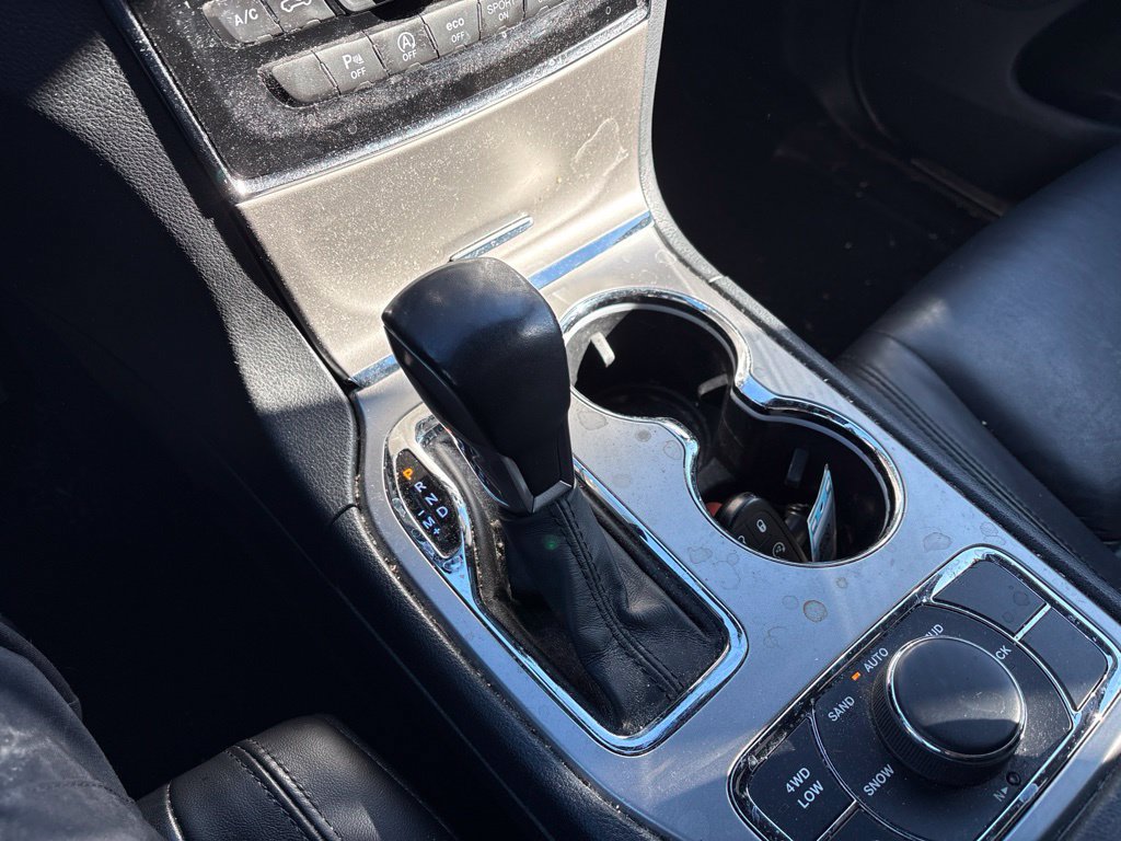 Used 2020 Jeep Grand Cherokee Limited AWD/4WD image 28