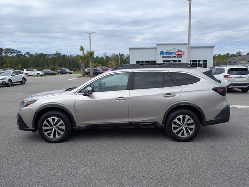 Used 2020 Subaru Outback Premium image 7