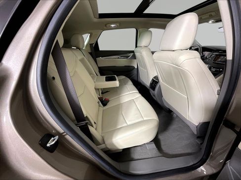 Used 2023 Cadillac XT5 Premium Luxury w/ Technology Package AWD/4WD image 25
