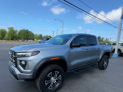 Used 2024 GMC Canyon AT4 w/ Technology Package AWD/4WD image 4
