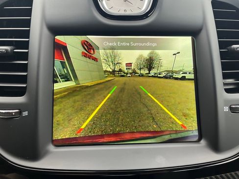 Used 2023 Chrysler 300 C image 22