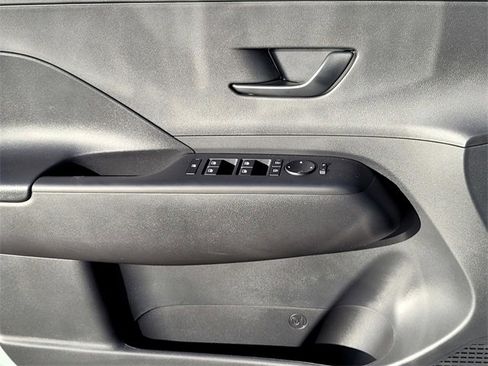 Used 2026 Hyundai Kona SE image 15