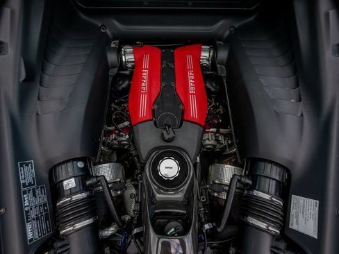 Used 2018 Ferrari 488 GTB RWD image 35