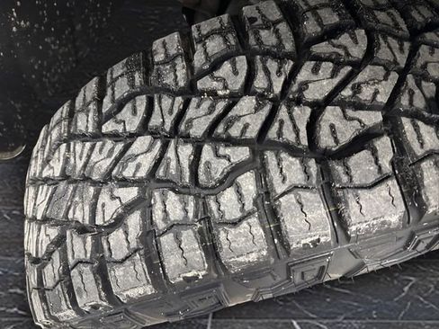 Used 2022 GMC Sierra 1500 AT4 image 40