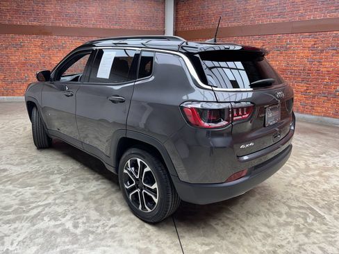 Used 2023 Jeep Compass Limited AWD/4WD image 2